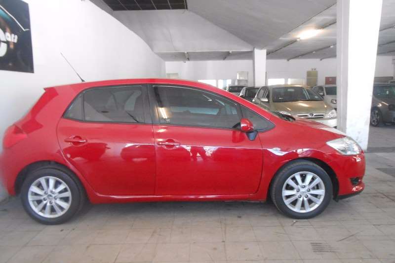 Toyota auris 2008 год