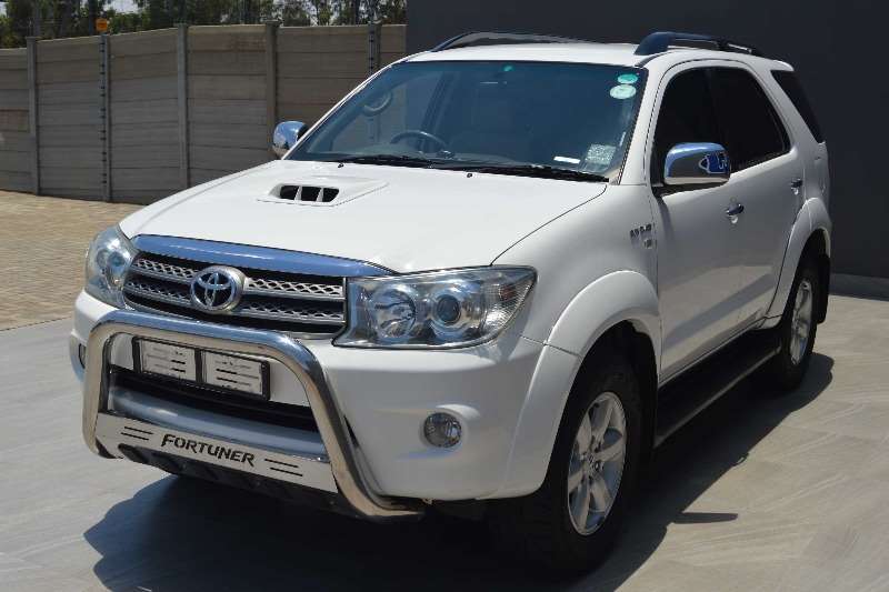 2010 Toyota Fortuner 3.0D 4D 4x4 Crossover - SUV ( Diesel / AWD ...