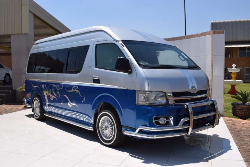 2010 Toyota Quantum 2.5D 4D GL 14 seater bus Multi purpose vehicle ...