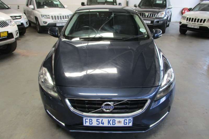 Volvo V40 T4 Momentum 2016