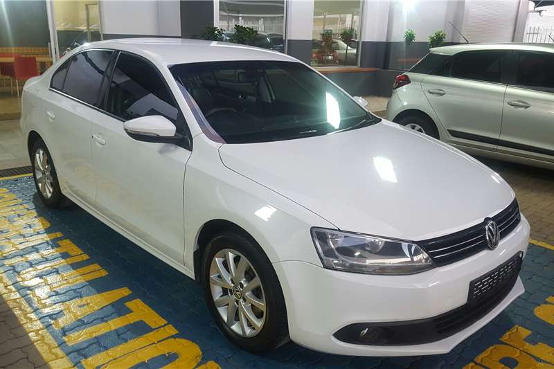 2017 Vw Jetta 1 4tsi Comfortline Dsg Sedan Petrol Fwd Vw Jetta 1 4tsi Comfortline Dsg 2017