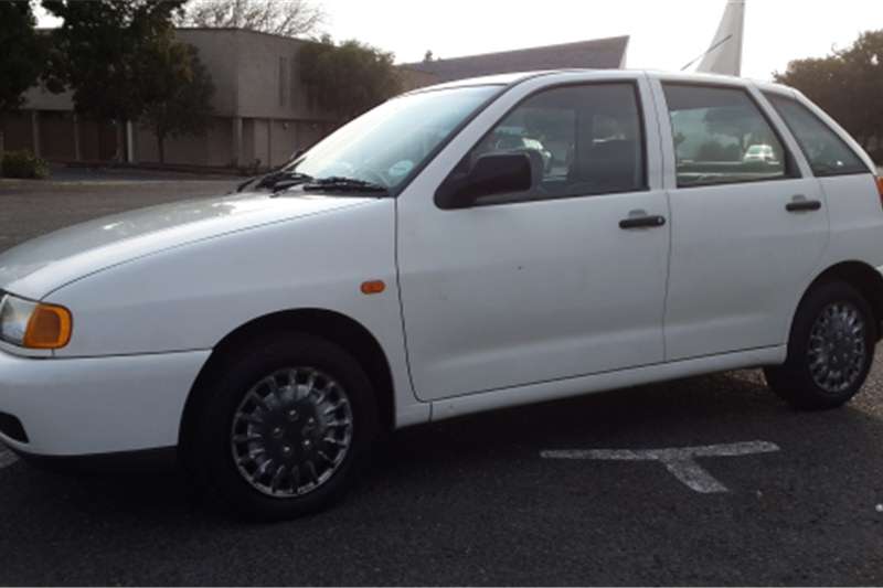 VW Polo playa 1.6i Cars for sale in Western Cape R 38 500 on Auto Mart