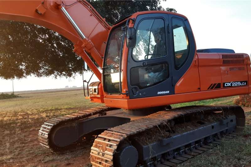   DX225LCA