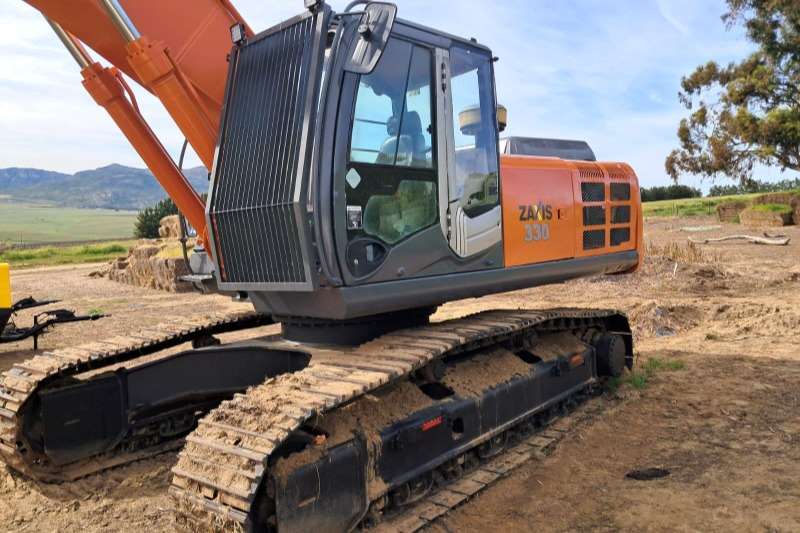   Zaxis 330