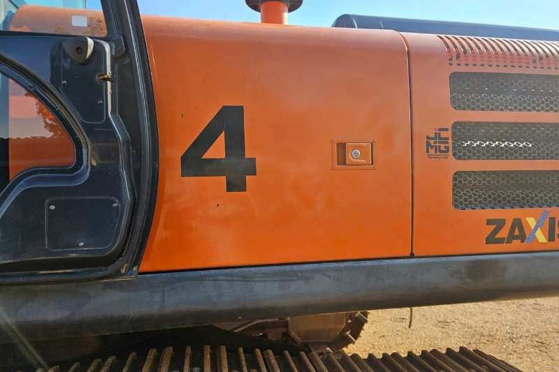   Zaxis 330LC