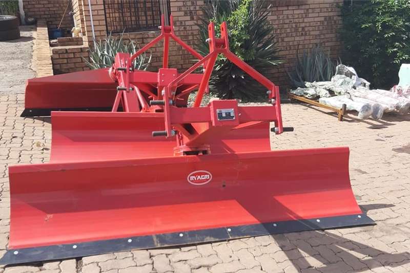 Scrapers Farming Grader Farm Equipment for sale in Mpumalanga on Truck