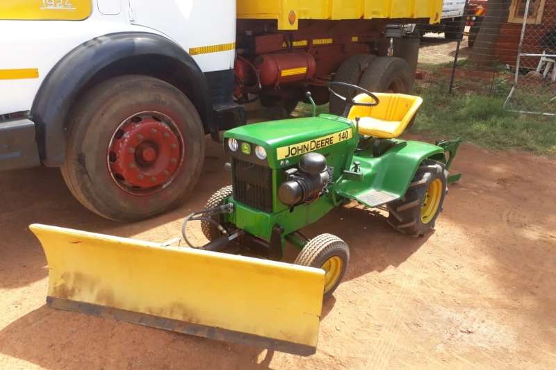 John Deere JOHN DEERE 140 WITH SCRAPER 7 P LOUGH Tractors for sale in Gauteng R 40 000 on Agrimag