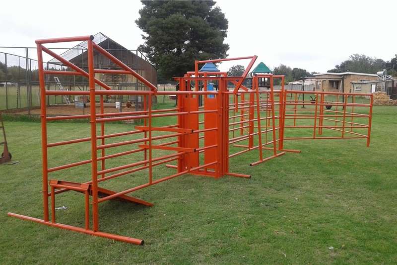 Neck Clamp Cattle Livestock for sale in Gauteng R 4 000 on Agrimag