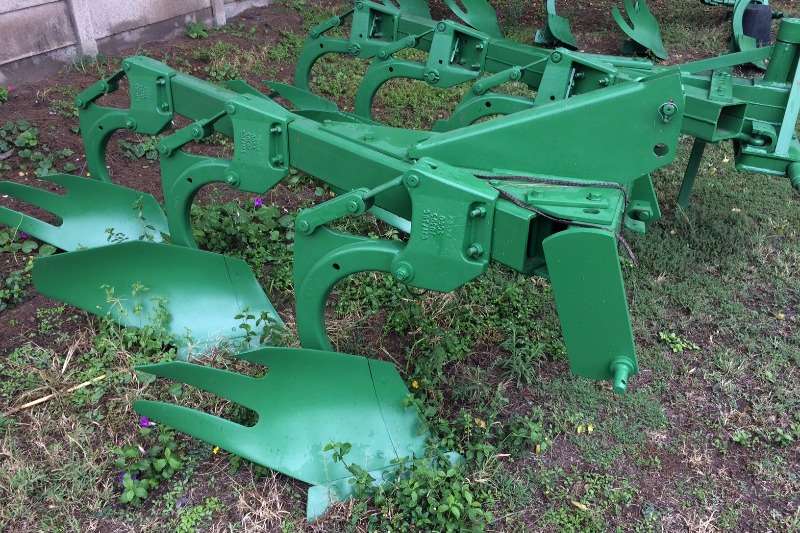 JD 3 moulboard plough 1850N Mouldboard ploughs Ploughs for sale in