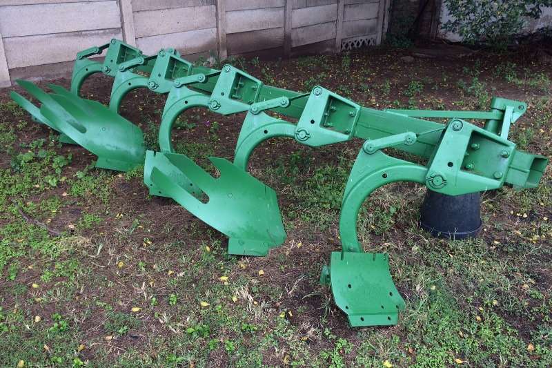JD 5 mouldboard plough 1850N Mouldboard ploughs Ploughs for sale in