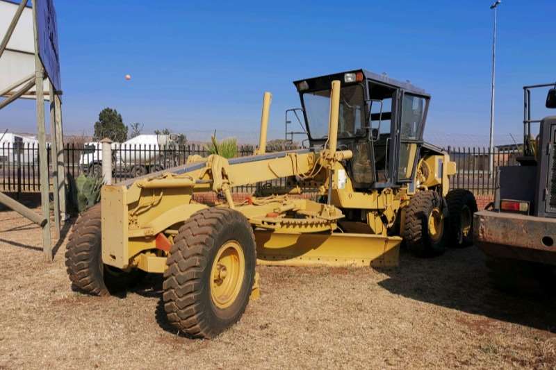   Volvo 710A Grader With Scarifier