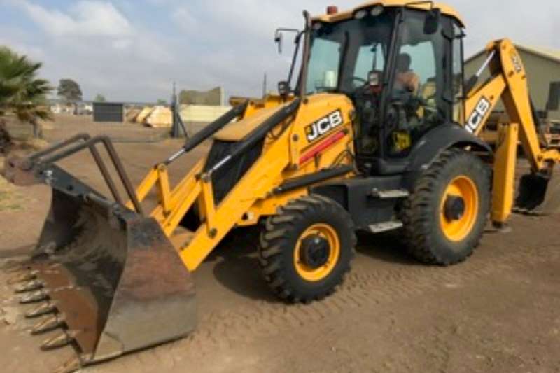 2010 JCB 3CX 4x4 Backhoe Loader with fold over forks TLBs Machinery for