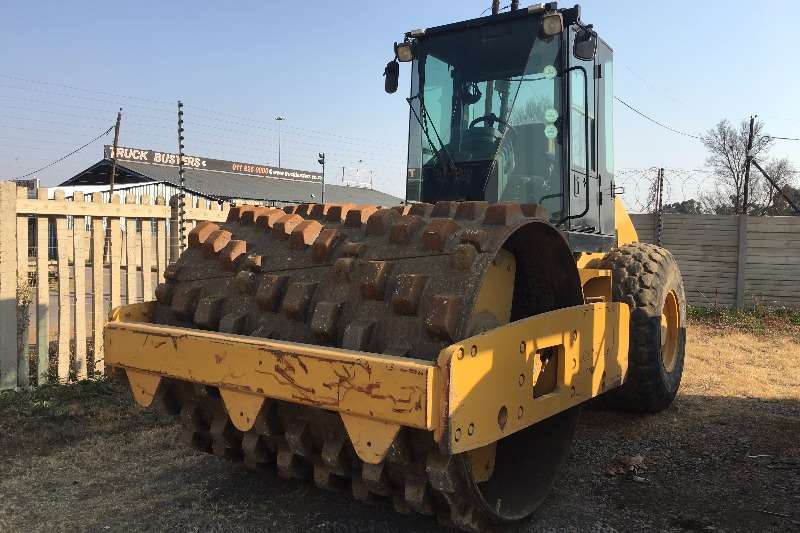 2007 Caterpillar CAT CS 533E 12T padfoot roller Rollers Machinery for