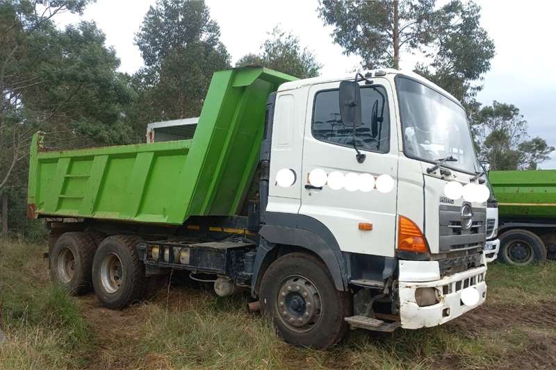   HINO 700 PROFIA