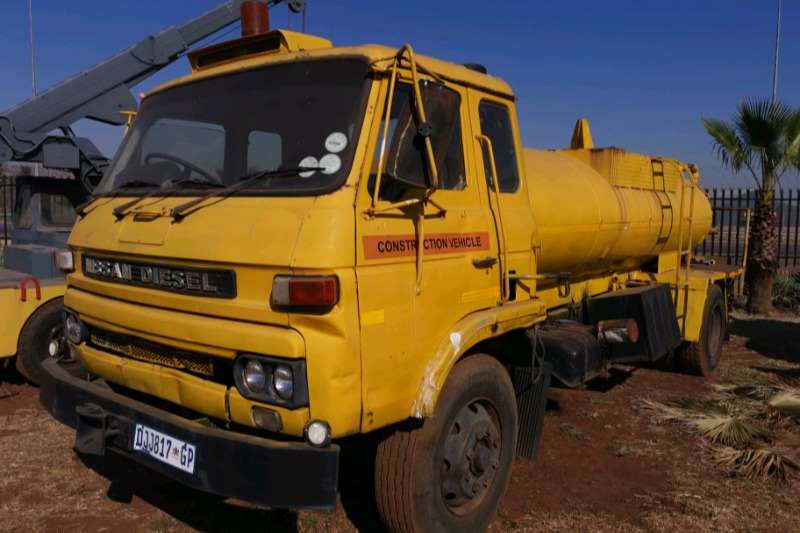   Nissan CK10 UD Water Truck
