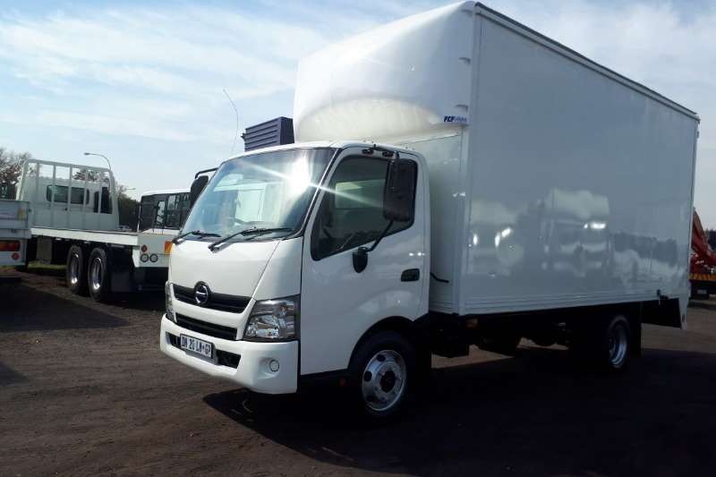 2015 Hino Hino 300 714 Closed Body Closed Body Truck Trucks For Sale