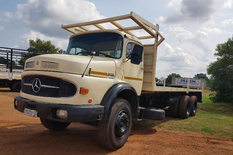 1987 Mercedes Benz 1987 Mercedes Benz 2624 Flat Deck Flat Deck Truck Trucks For Sale In Gauteng R 170 000 On Truck Trailer 金博网 1金博网