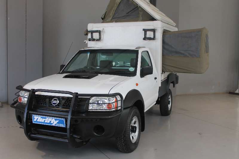 日产np300健美运动员2.5 tdi 4 x4 lwb trax s / c摩托房车