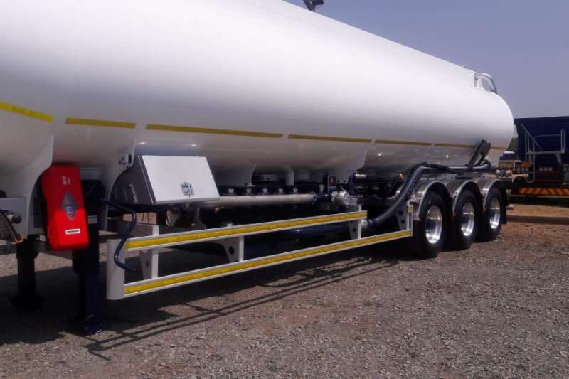 New Henred 50,000l Fuel Tanker Triaxle Trailer