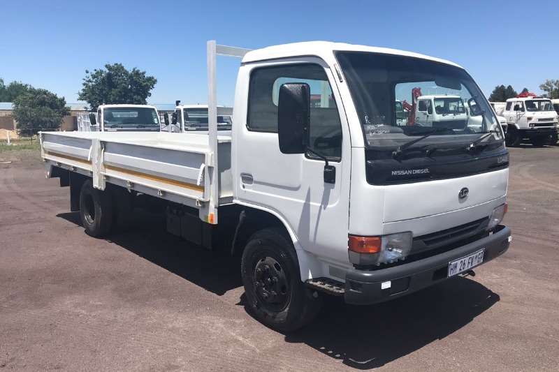 日產dropside ud40l敞篷車