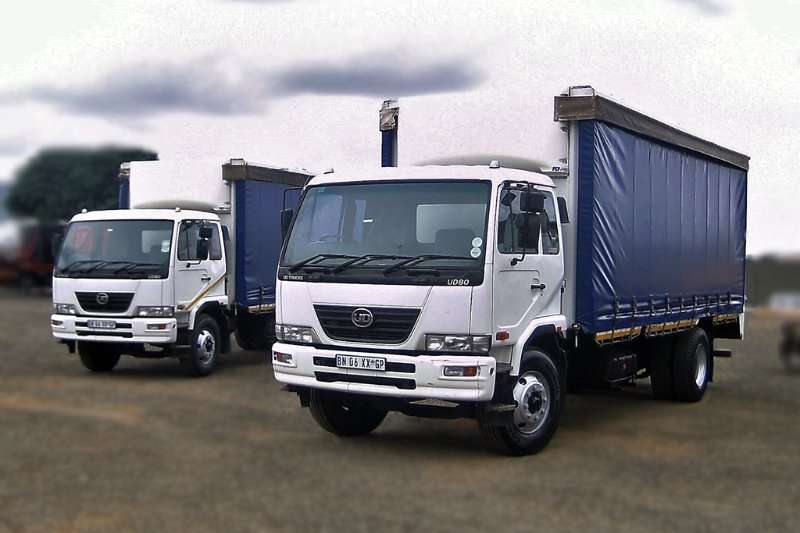 日产2 x日产ud 80 t车身卡车牵引车1188bet官网