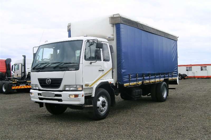 日产2 x日产ud 80 t车身卡车牵引车1188bet官网